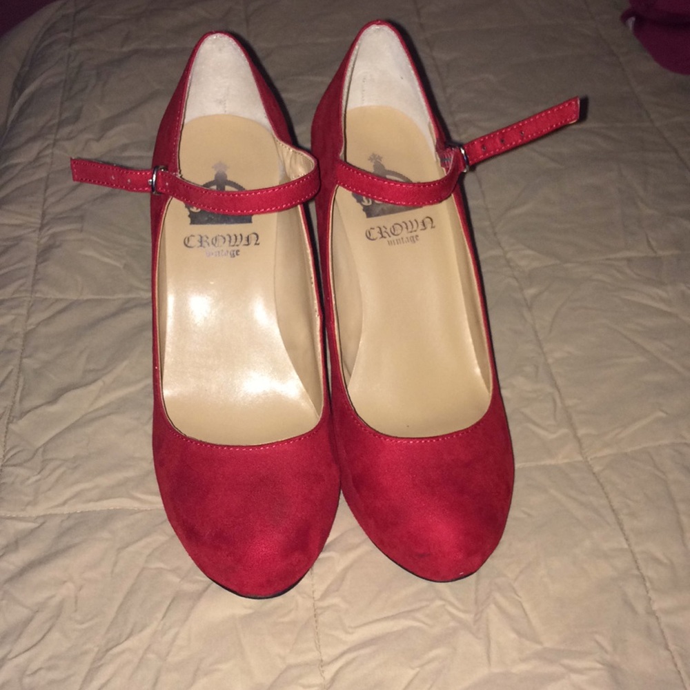 Crown vintage suede heels